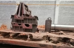 特大型打砂設(shè)備，對(duì)所有特大型金屬件表面打砂清除表面雜質(zhì)