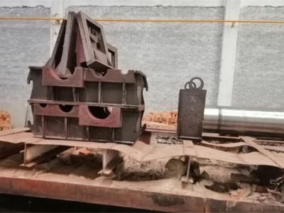 特大型打砂設備，對所有特大型金屬件表面打砂清除表面雜質(zhì)
