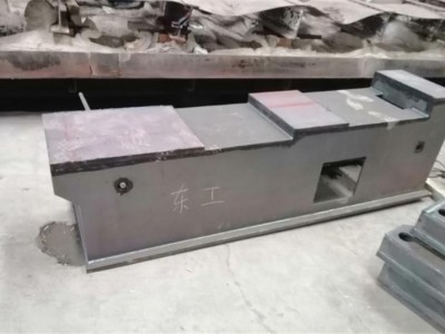 特大型打砂設備，對所有特大型金屬件表面打砂清除表面雜質(zhì)